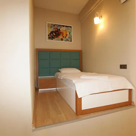 Mezzo Hotel 3*