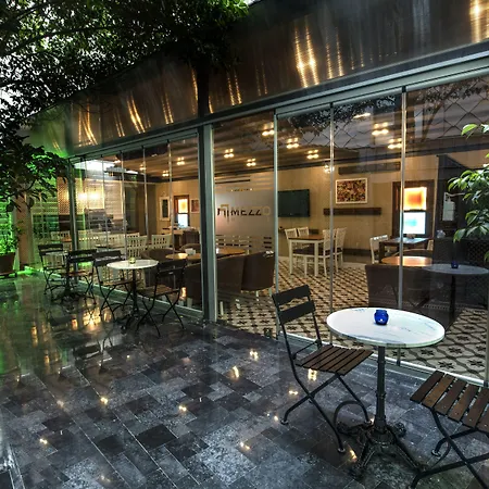 Hotel Mezzo